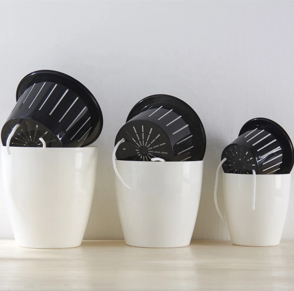 Пластиковый горшок для самополива цветов