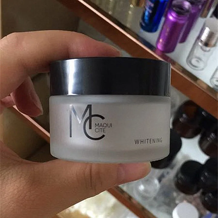 Luxury frosted 20ml 30ml 50ml empty capsules borosilicate glass cosmetic cream jar with gold metal lid