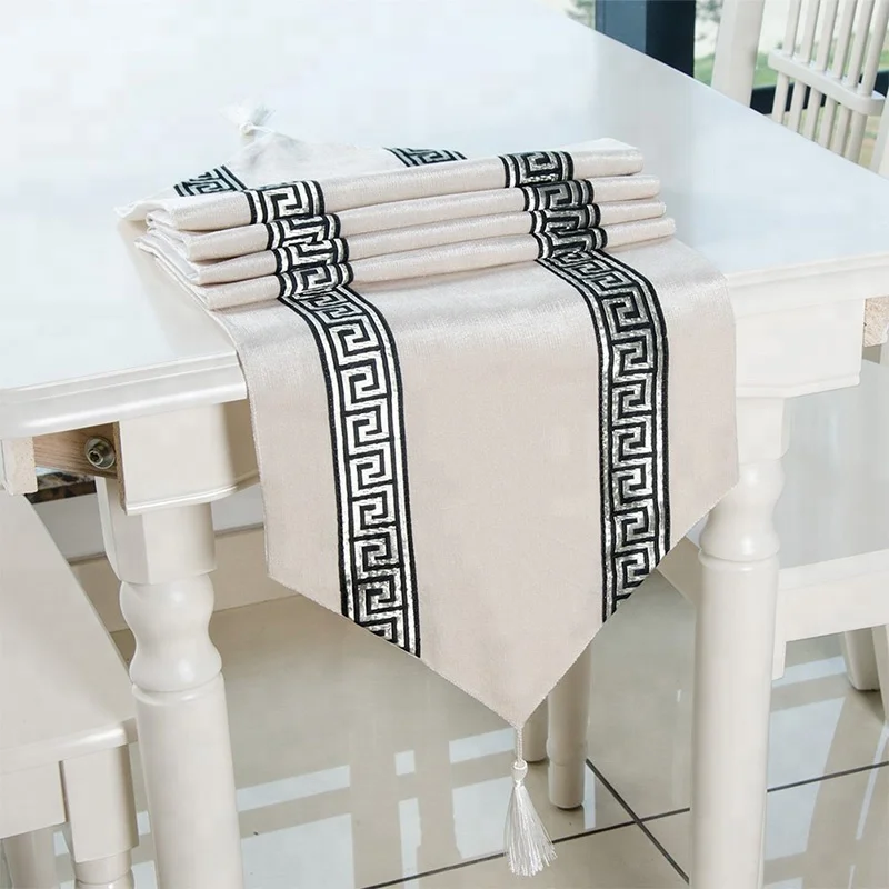 Luxury Decorative Solid Color Classic Design Embroidered Table Runner for Banquet