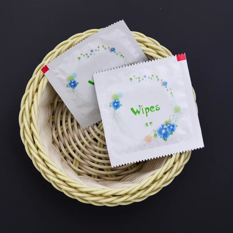 Free logo design 6.5x6.5cm individual condom pack restaurant sanitary hand wet wipes