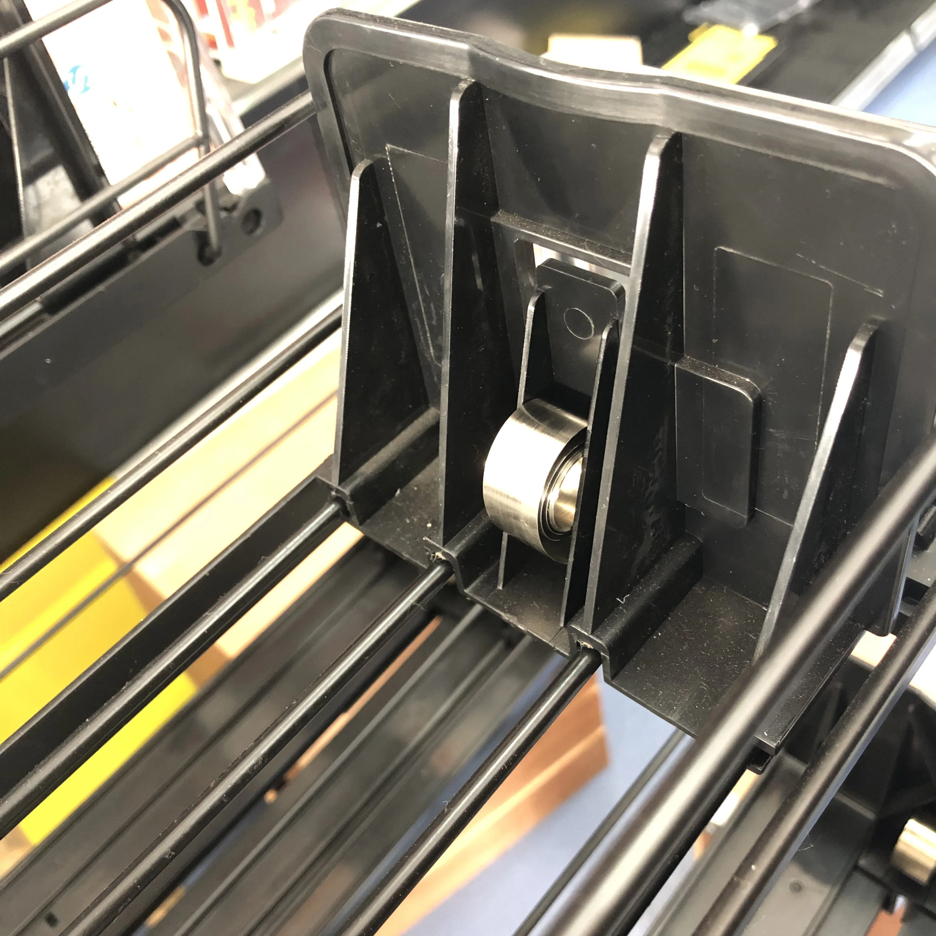 Free Sample Single Lane Automatic Magnetic Shelf Pusher System Wire Tray Pusher for Supermarket