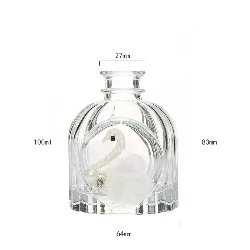 Luxury 100ml Embossed Logo Brand Clear Embossed Perfume Bottle Reed Diffuser Glass Bottle with Reed Rattan
