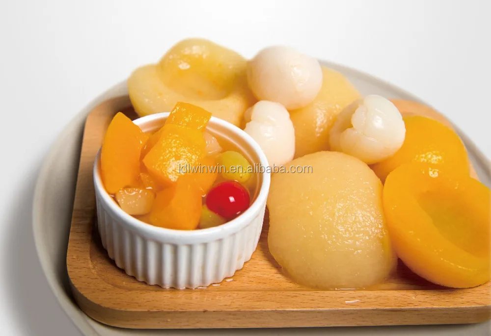
Canned fruits cocktail in syrup 
