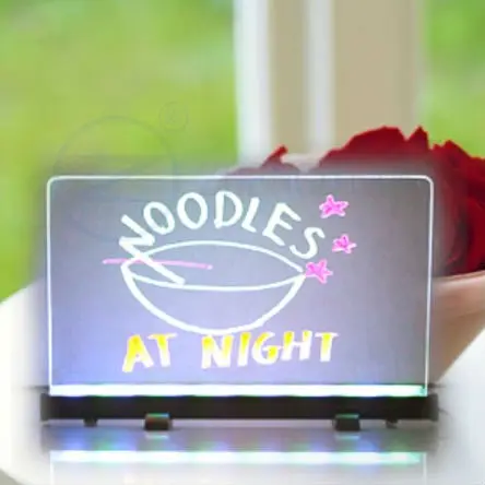 Неоновая акриловая табличка на ресепшн с белой подсветкой T1