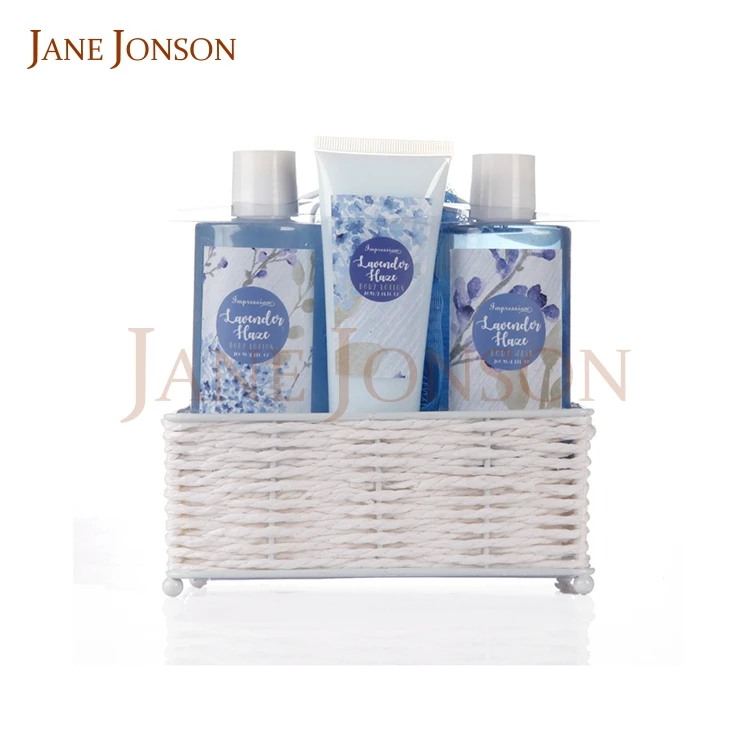 Luxury Spa Gift Set Wooden Basket And Bath Lavender for Woman