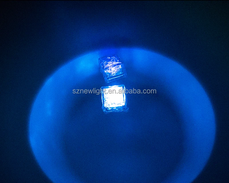 Custom plastic ice cube LED colors changing ice cube / high quality LEDice cubes with lighting