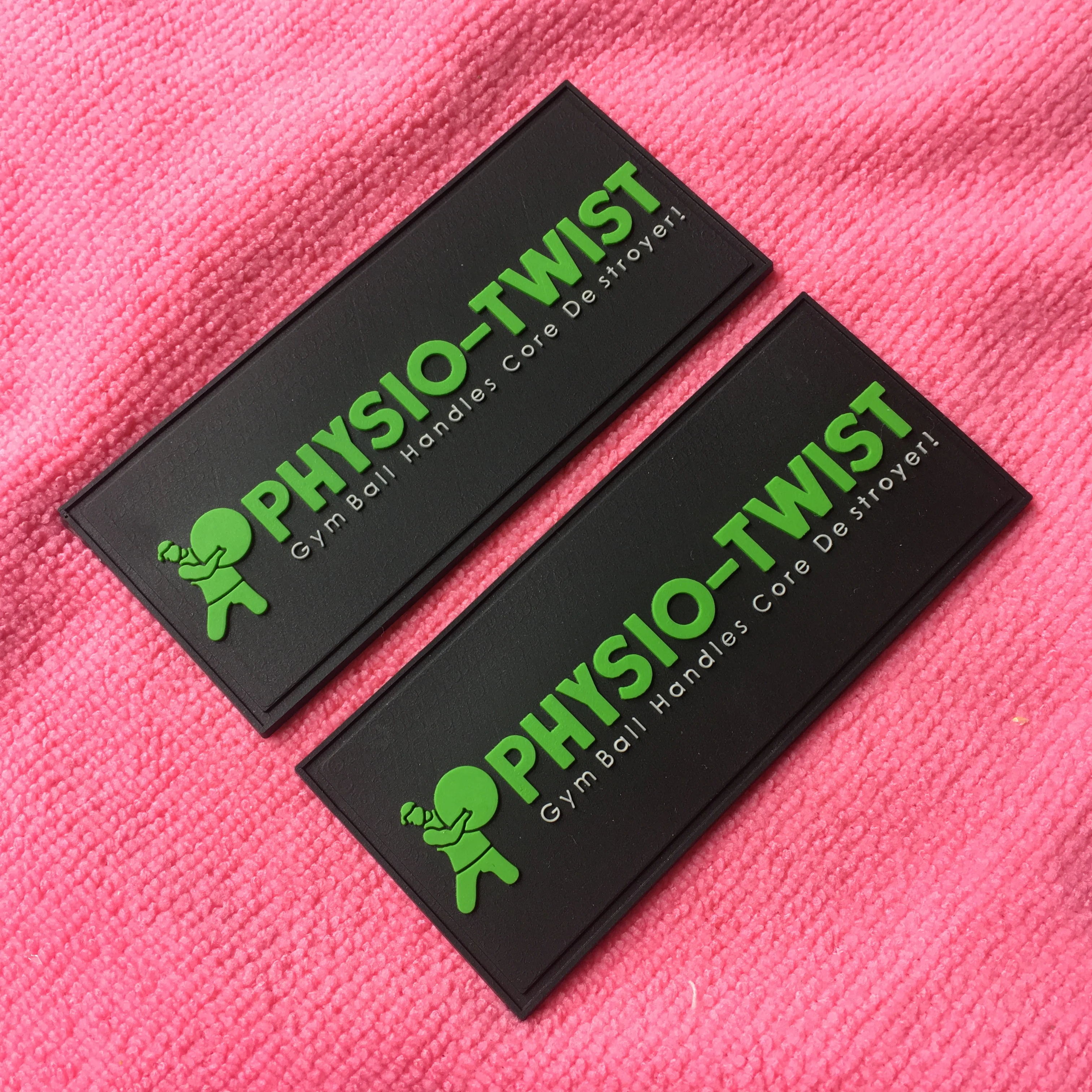 Ellipse silicone rubber label for bags,embossed logo PVC label for garments