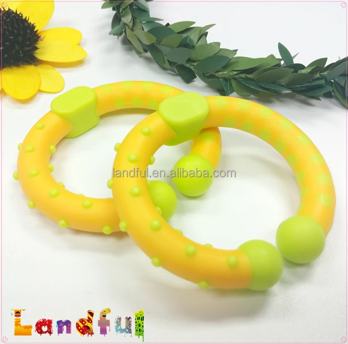 
teethingRoundConnectingRingforbabiesbabychewtoysbabyCarSeatTravelstrollertoysandfornewbornlinkRingToyspram 