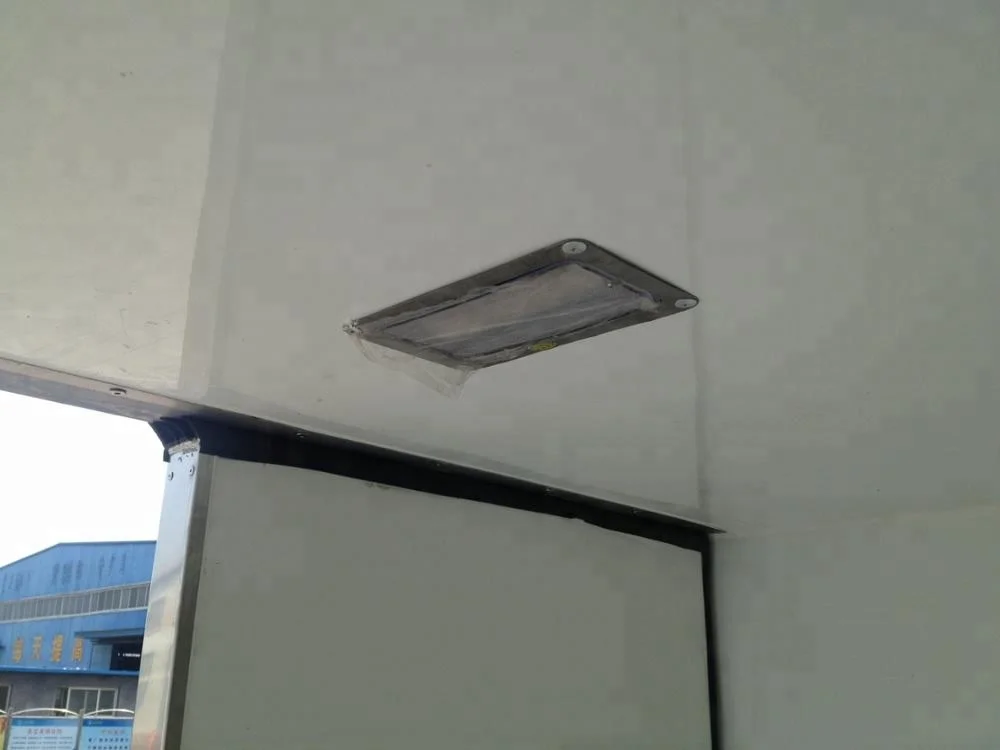 refrigerated truck box with refrigeration unit