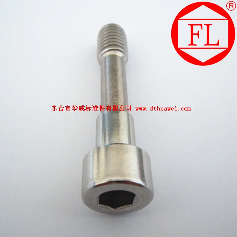 Inside six corner cylinder head rough rod without lifting screws