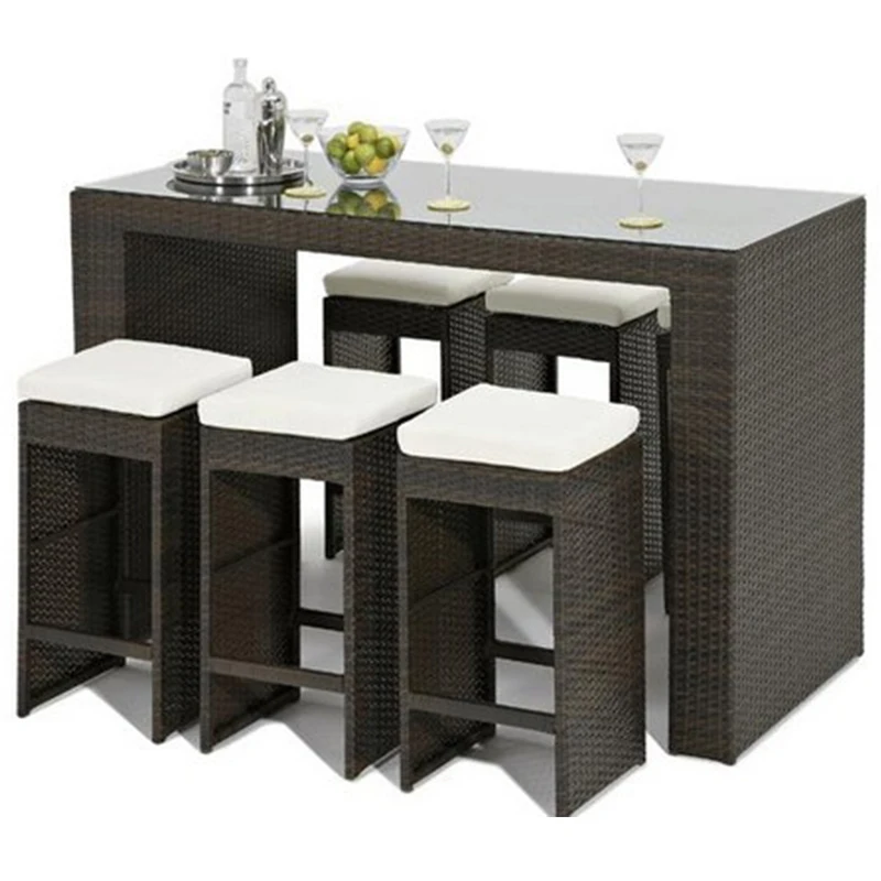 Мебель для бара из ротанга натурального цвета в стиле отдыха