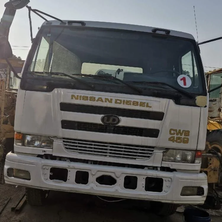 Second Hand Pf6 Engine ud nissan Concrete Mixer Truck Price