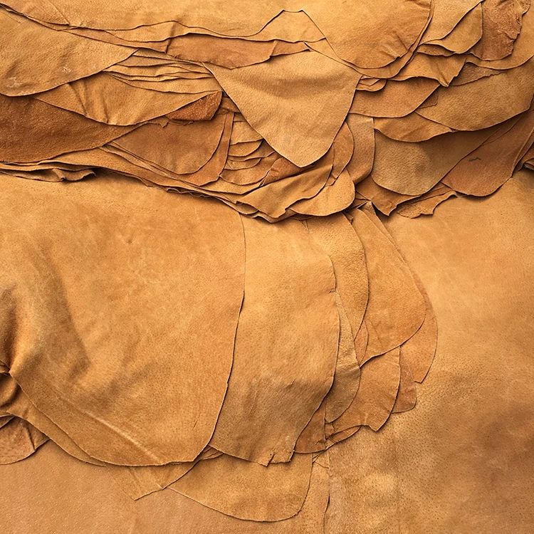 Light brown color pig lining shoes insole