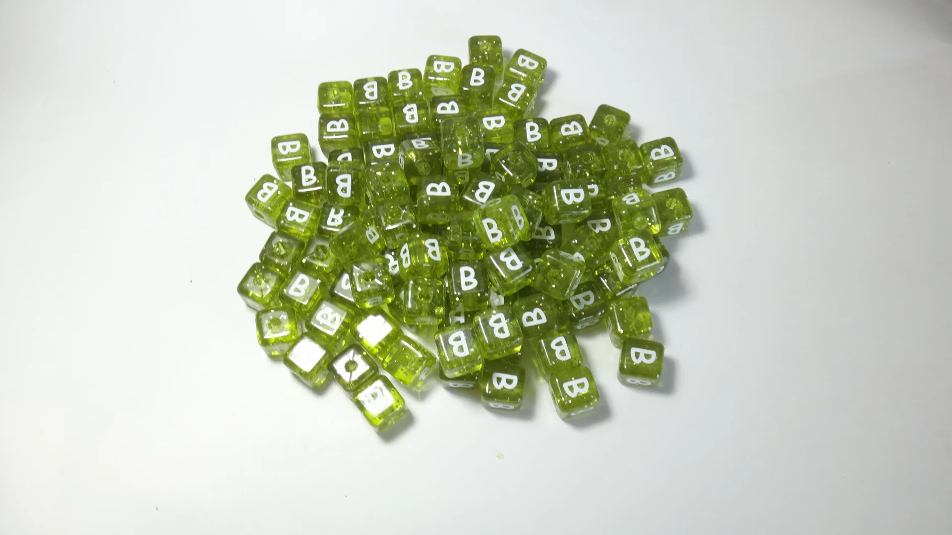 plastic alphabet letter beads 12mm with vertical hole,promotion plastic single letter alphabet beads,plastic square letter beads