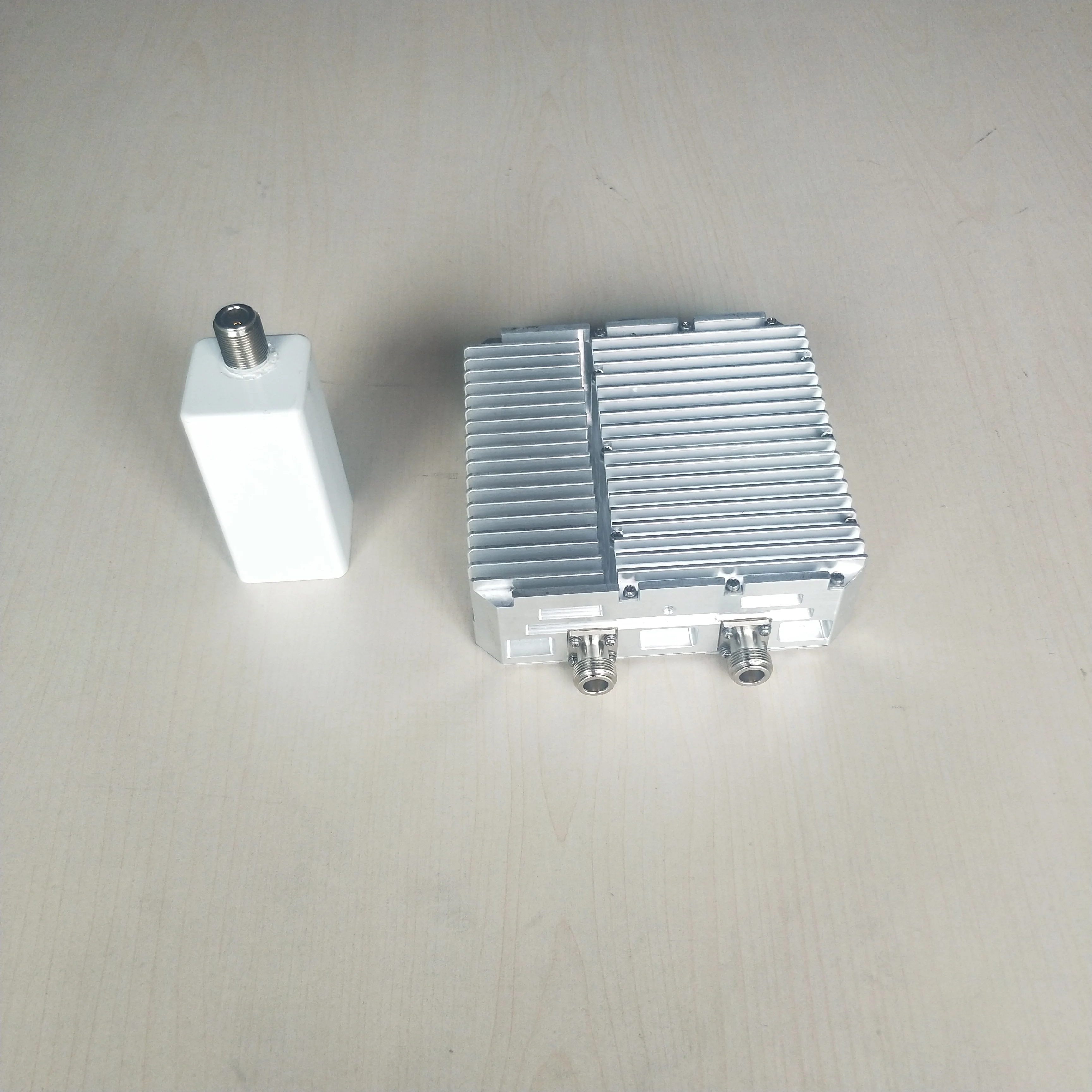 200mW/2W/4W/8W/10W/12W/15W стойка или наружная модель RF спутник ku
