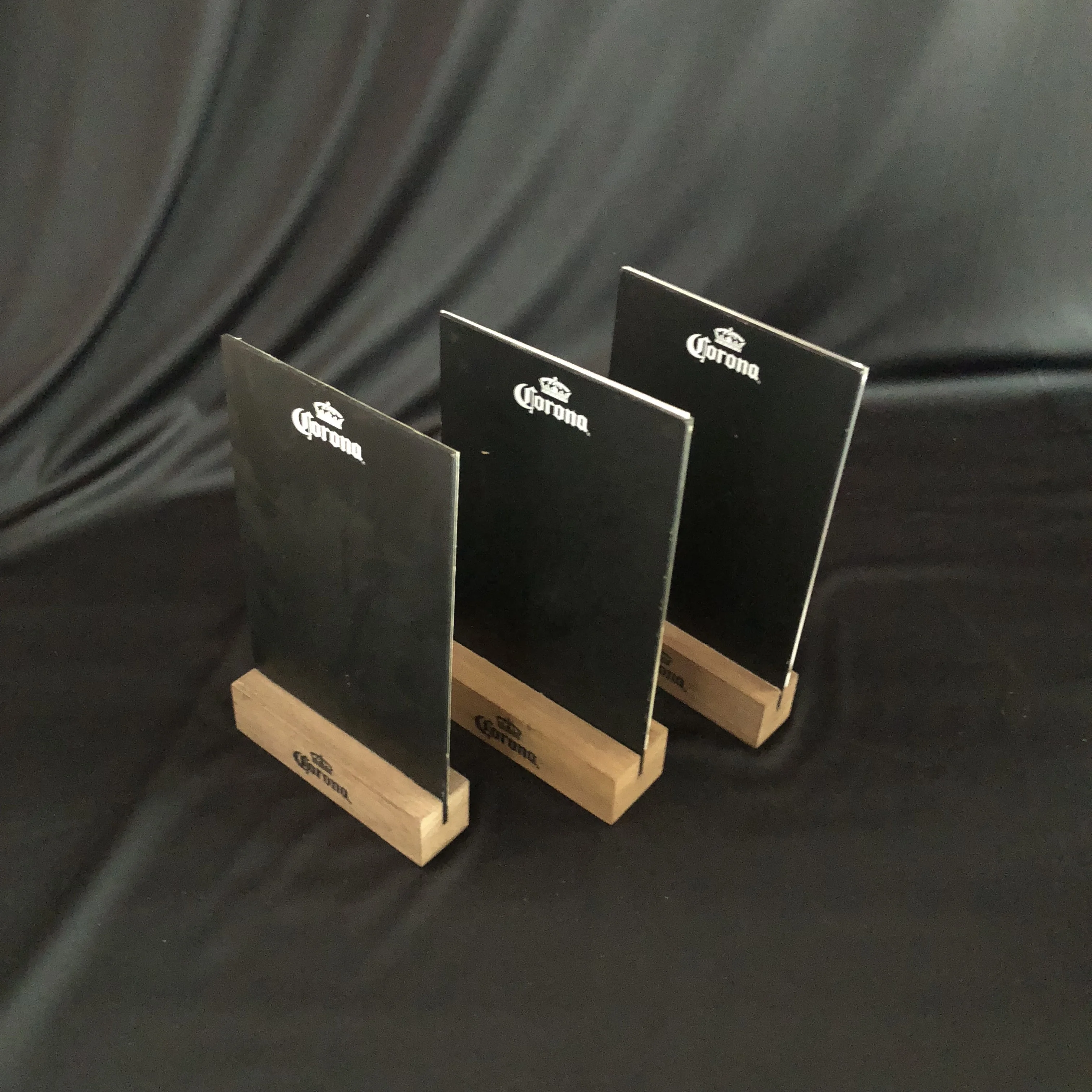 Cheap Corona Acrylic & Wood Magnet Table Talker Display Stand Menu Holder with Chalkboard