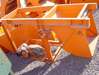 Pendulum Ore Feeder , Effective Feed Machinery Vibratory Feeder Motor Low Price of China