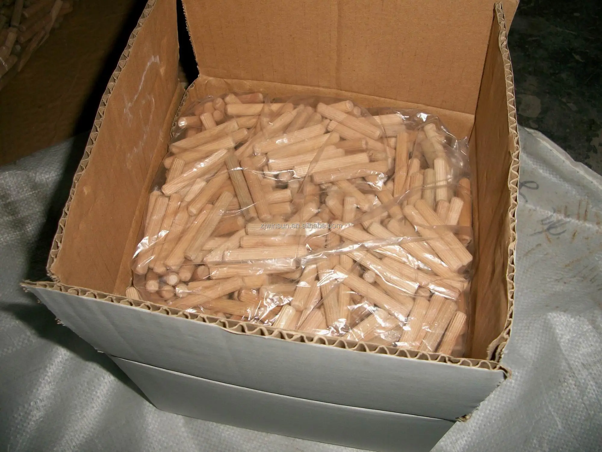 
solid wood birch beech white oak maple 6x30mm straight grooved fluted wooden dowel and dowel pin 