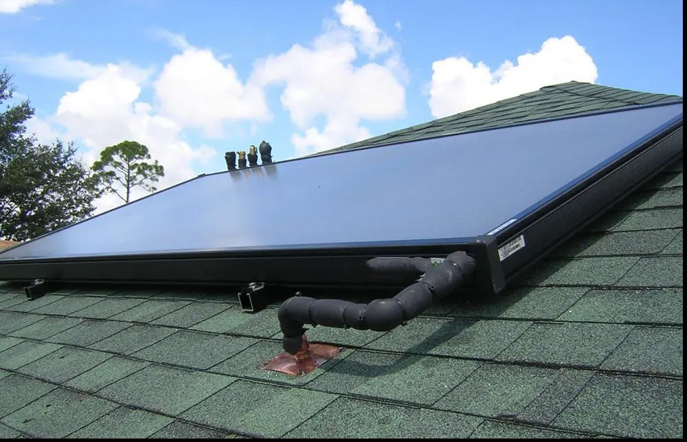 Split pressure balcony wall design of flat panel thermal collector solar water heater