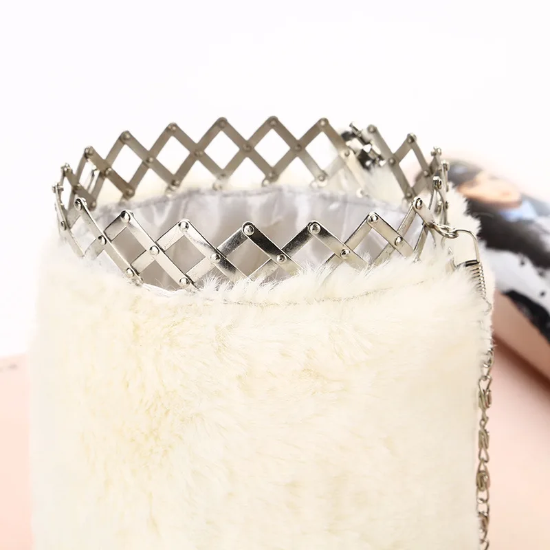 
Female 2019 New Flagon Wine Pot Bottle Special Lock Way Soft Fur Portable Evening Bags Clutch Purse 