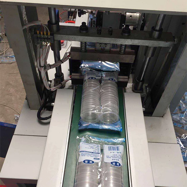 
high speed disposable bowl counting AUTOMATIC plastic cup packing line 