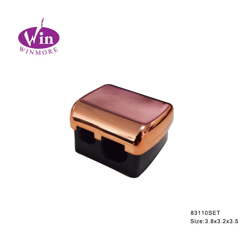 Plastic makeup eye pencil sharpener 2 hole cosmetic eyebrow lipliner pencil sharpener with cover steel blade