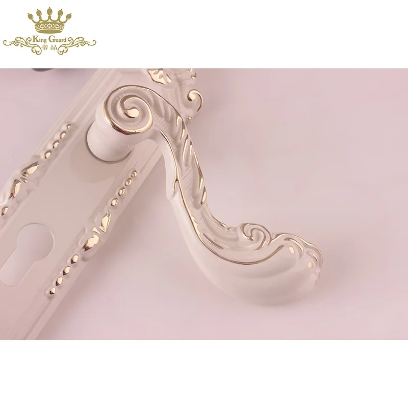 New design luxury fancy door handles zinc alloy household bedroom wooden door handles