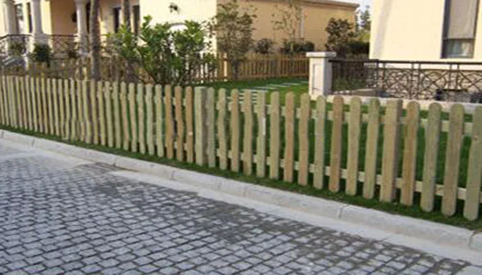 2018 New wooden dog ear fence