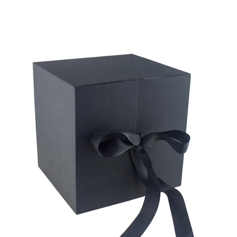 
FSC Special Design Custom Print Hot Stamping Logo Flower Packaging Ribbon Closure Black Gift Box with Paper Handbag 