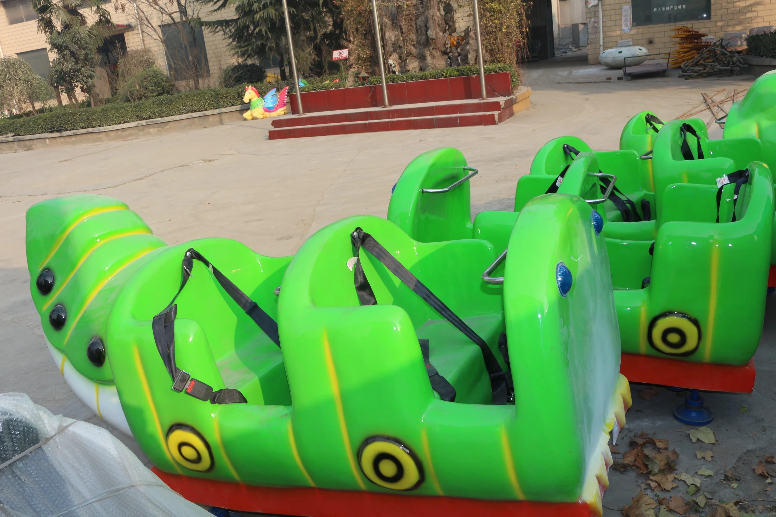 
Hot sales Outdoor Theme Park Rides Attractions Thrilling Track Rides Warm roller coaster 