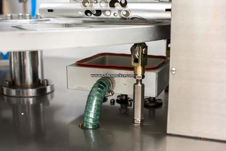 Автоматическое кубок наполнения и запайки пластиковой крышкой с закачки газа