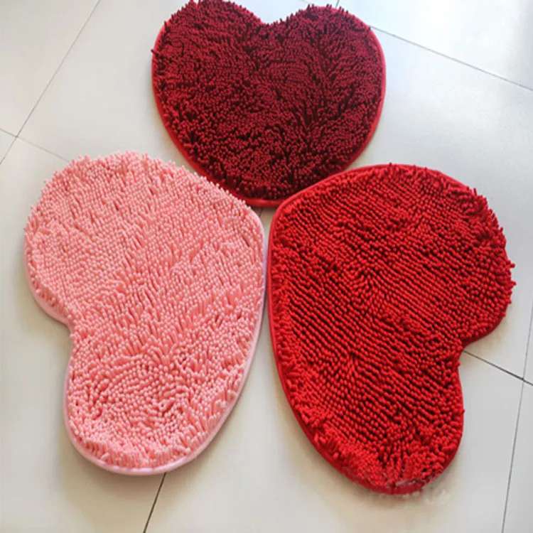 Hot Sell Mom And Baby Romantic Heart Shaped Chenille Mat Microfiber Anti- skid Sponge Big Mat
