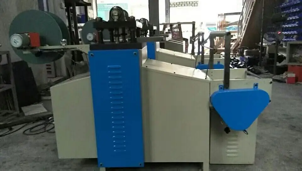 Автоматическая штамповочная машина для резки блесток