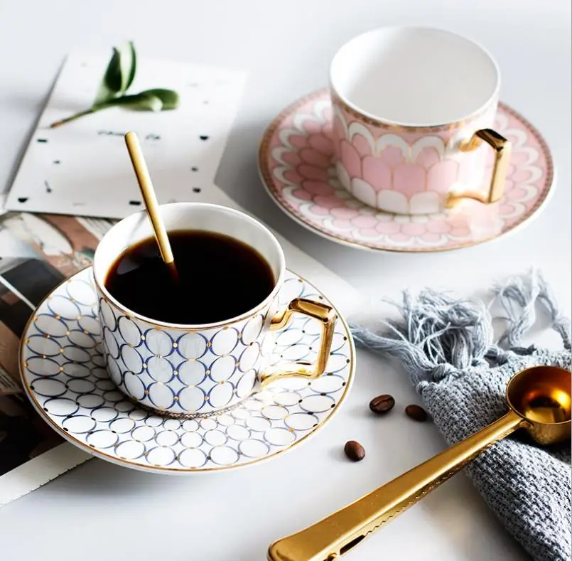 
Ceramic Coffee Cup European-style British Coffee Cup Afternoon Tea Cup with Disc Spoon and Saucer 