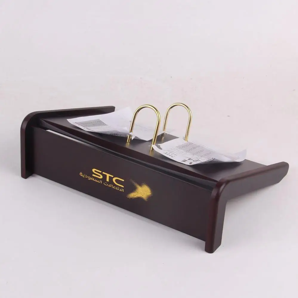 Low MOQ Manufactory Office Display Usage Lacuqer Wood Desk Calendar with metal hook For Arabic Decor