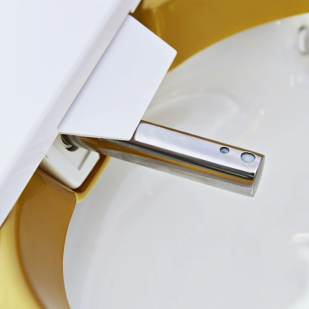 Automatic sensor flush gold plated smart bidet one piece toilet
