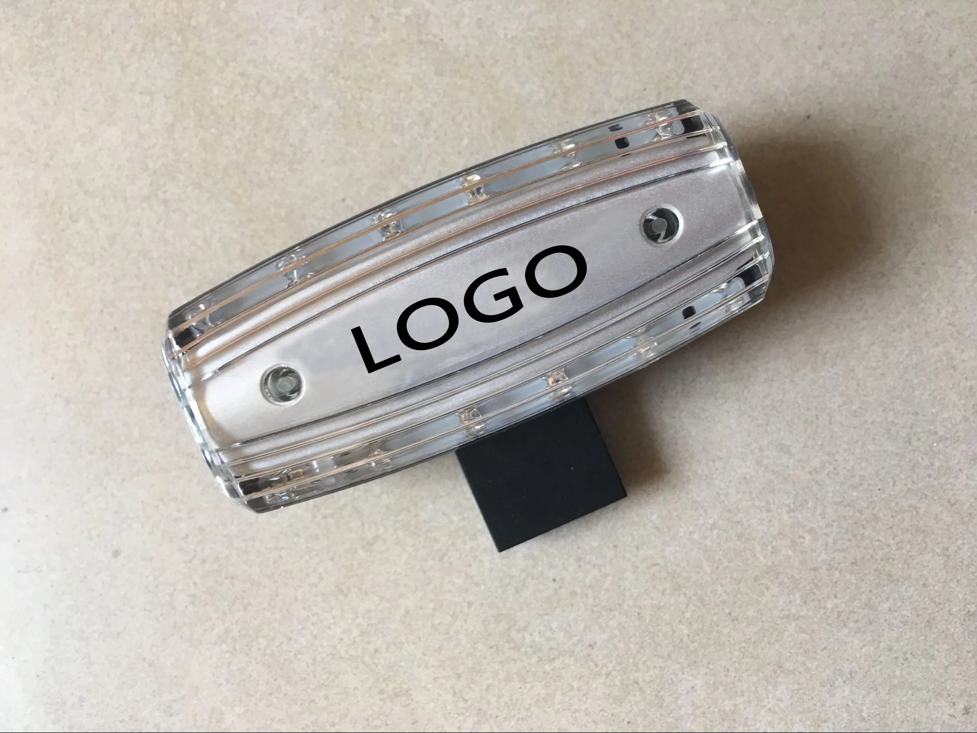 Rechargeable Shoulder Flashlight with Clip