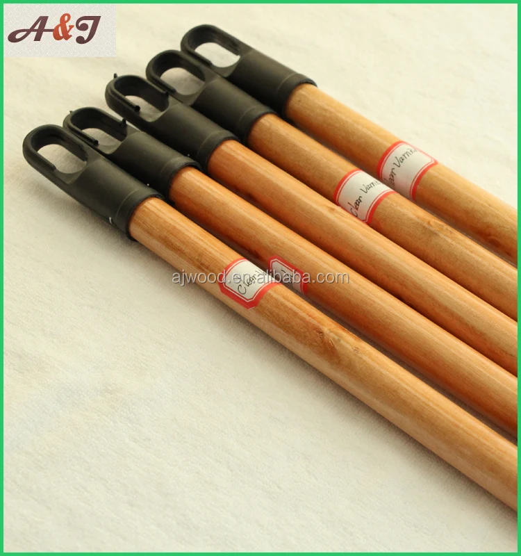 Varnished eucalyptus wooden broomstick with 7.0cm plastic cap