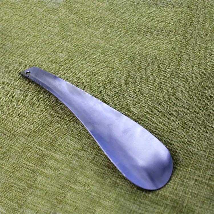 
19cm size grey mens long handled metal shoe horn 