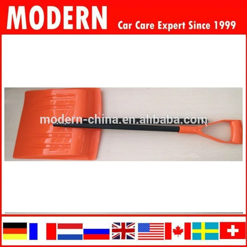 зимой автомобиля лопатой