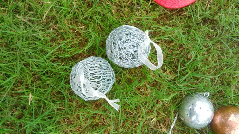 Christmas hanging decoration round wire silver finish customized ornaments European for indoor and outdoor party decoration