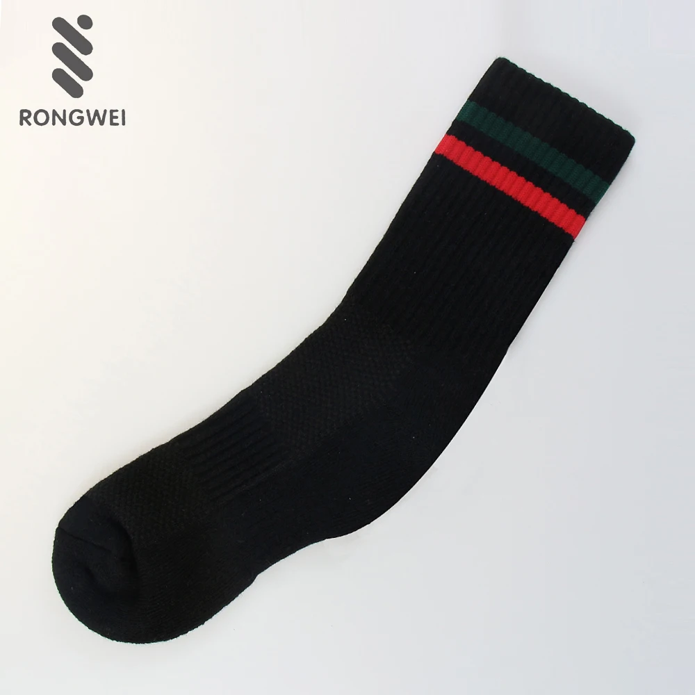 Low price guaranteed quality black socks and custom man branded socks