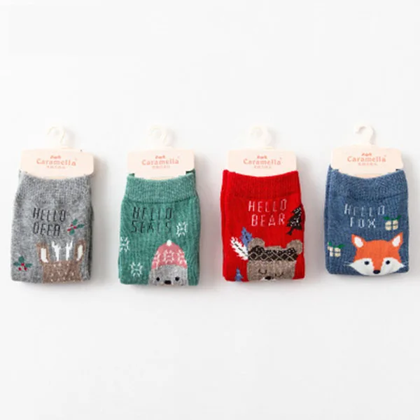 Aloe low cut sexy girls with white smell socks