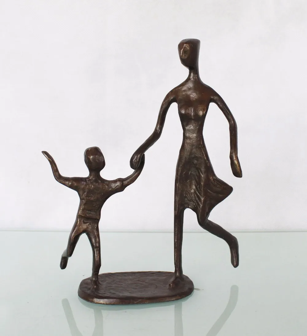 Art and Craft Family Theme Casting Iron Metal Action Figure Sculpture