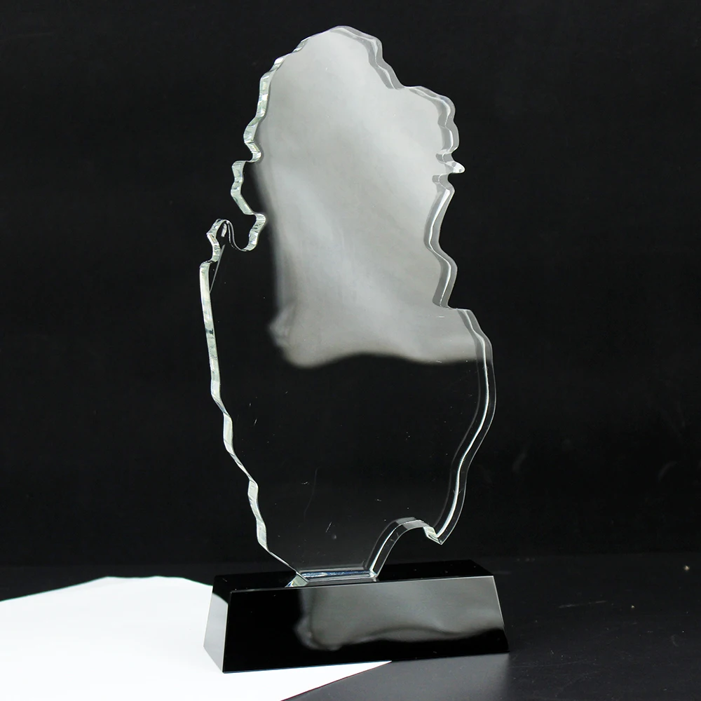 Hot Selling Arabic Crystal Qatar Map Trophy Awards For Art Collectible Souvenirs