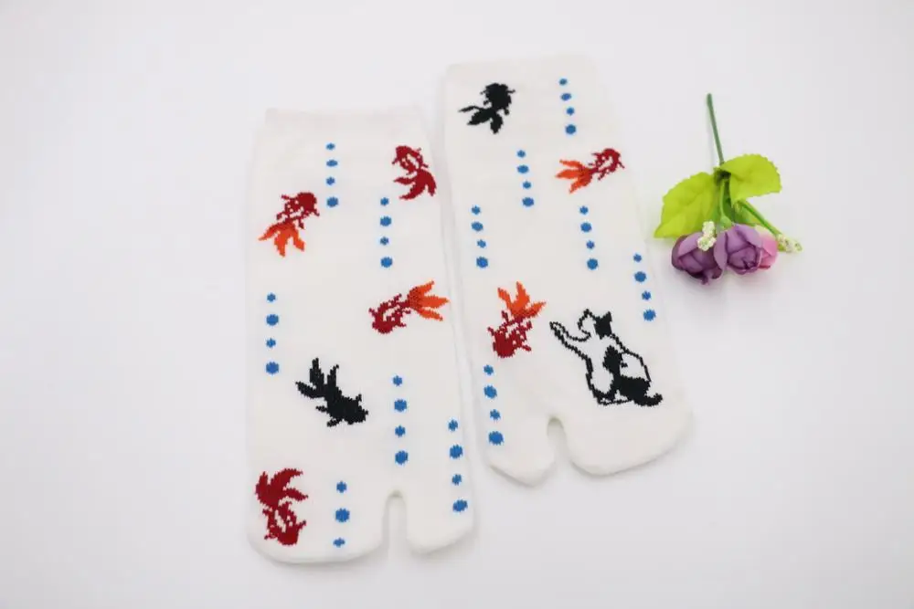 Wholesale Colorful Knitted Cotton Japanese Ankle Socks Funny Tabi Socks