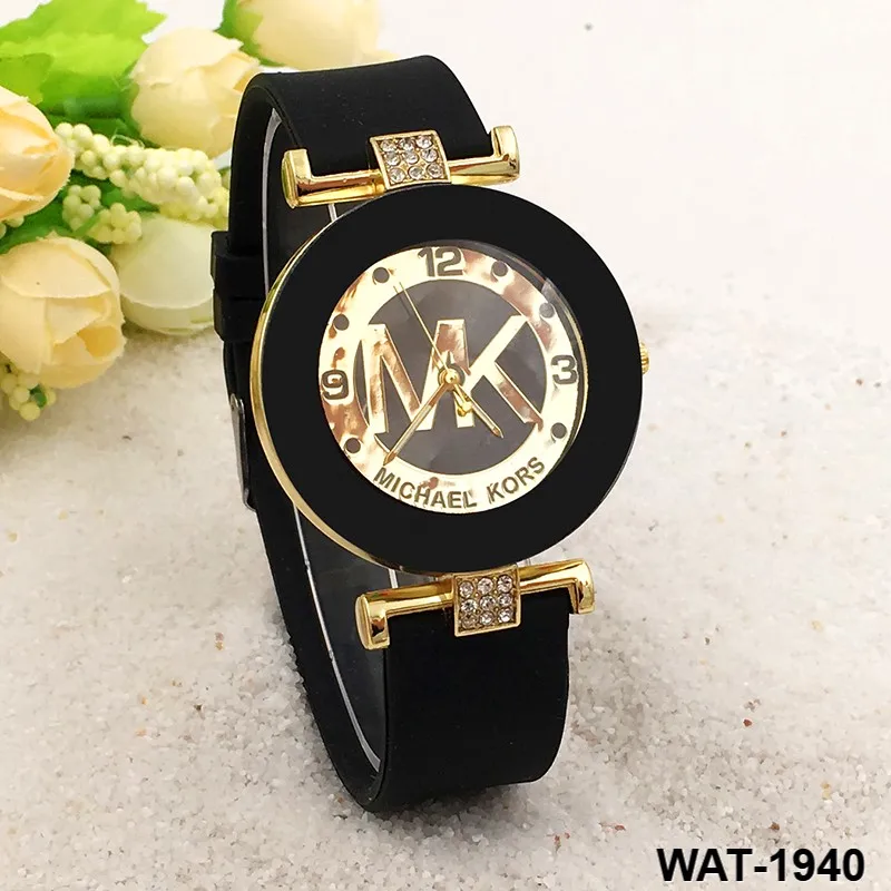 Fashion Women Men Quartz Analog Soft Sport Wrist Watch Geneva Silicone Band Mix Colour
