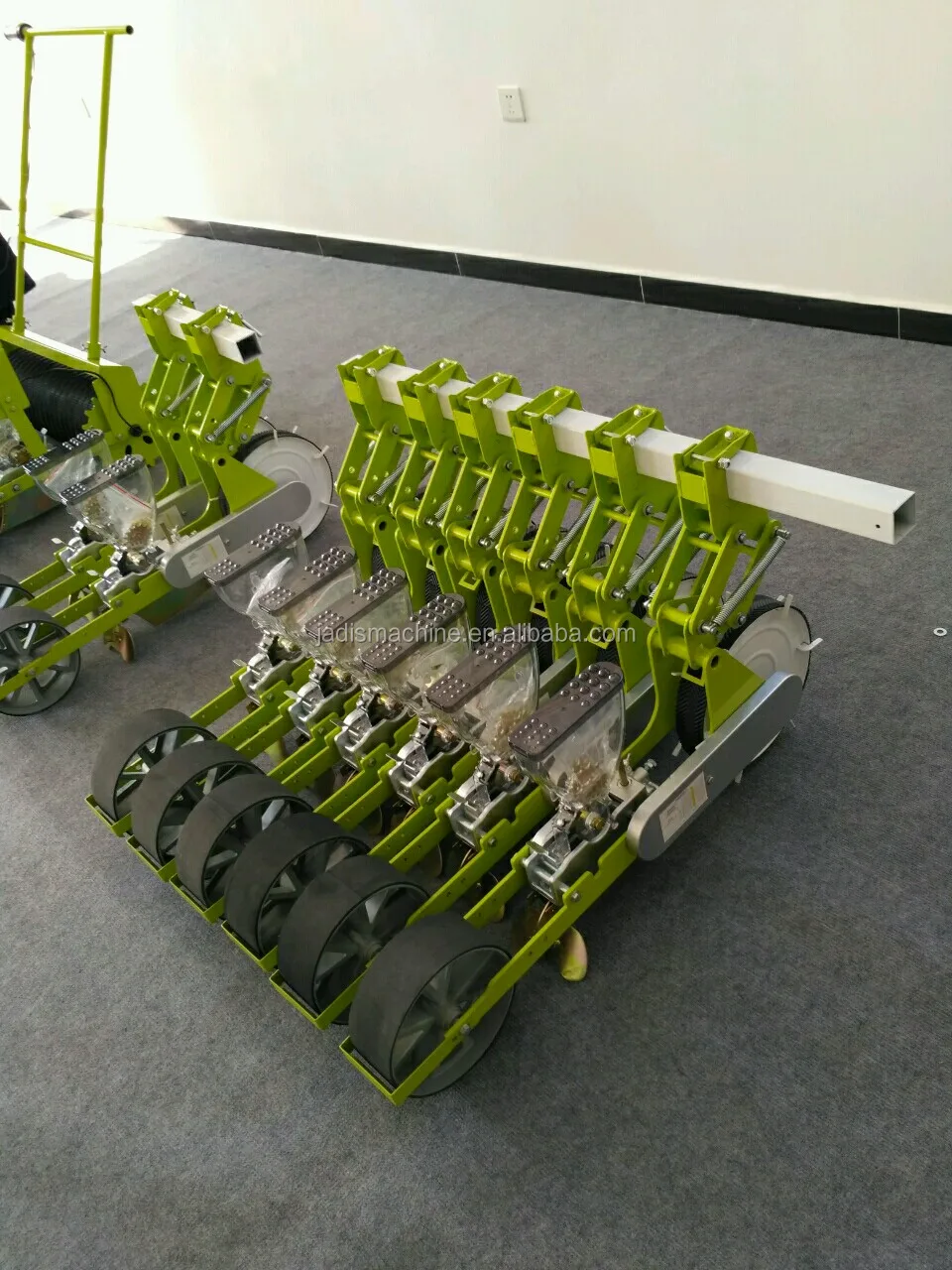 seed sower 1 to 18 lines trailed vegetable sowing machine with factory price