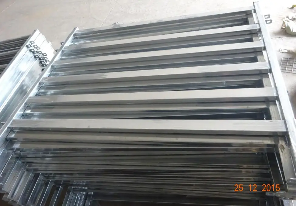 Australia Standard 1.8x2.1m 6 Rails Light Duty Galvanized Pipe Cattle Corral Fence Panels