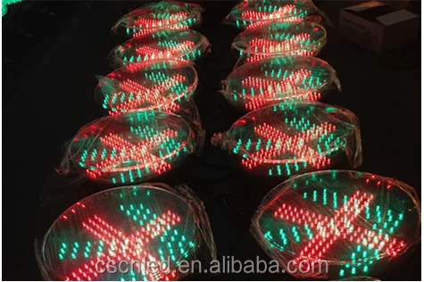 red cross green arrow 200mm traffic light